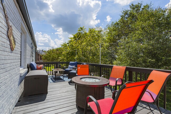 Building Photo - 206 Blue Hills Dr
