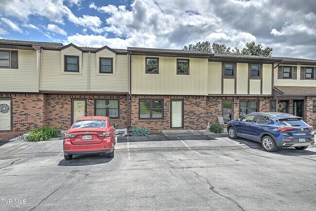 Building Photo - Bellhaven townhouse