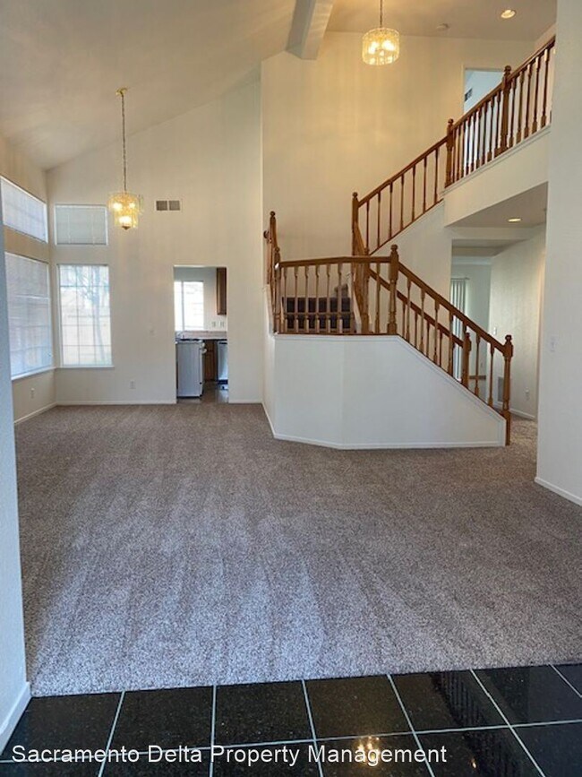 Building Photo - 3 br, 3 bath House - 3739 Douglas Fir Court
