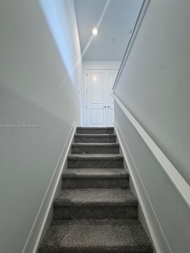 Foto del edificio - 750 NW 82nd Ave