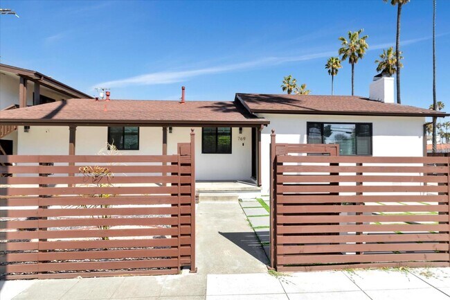 Foto del edificio - 769 Coe Ave