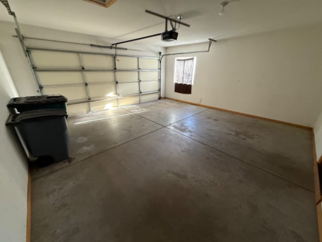 Building Photo - 1500 Raven Cir