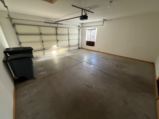 Foto del edificio - 1500 Raven Cir