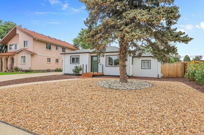 Foto del edificio - Modern and cozy 3 bedroom, 2 bath home
