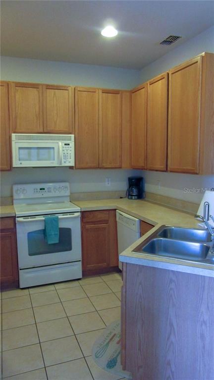 Building Photo - 2641 Old Kent Cir