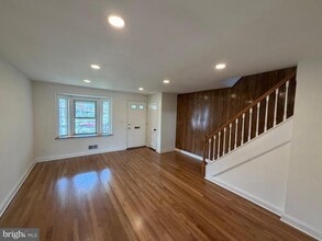 Building Photo - 647 Dunwich Way