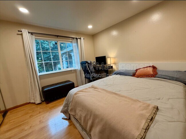 Foto del edificio - 1411 Hillsdale Ave