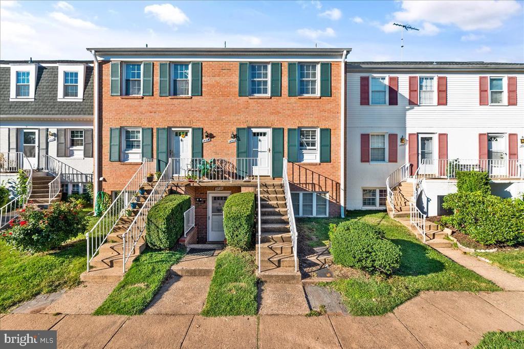 Foto principal - 14524 Golden Oak Rd