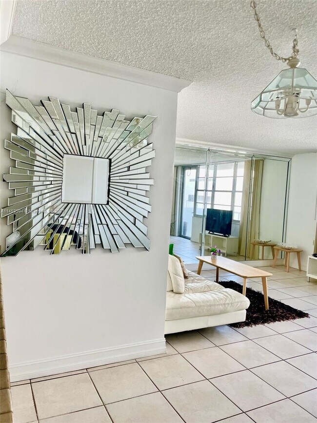 Foto del edificio - 3725 S Ocean Dr