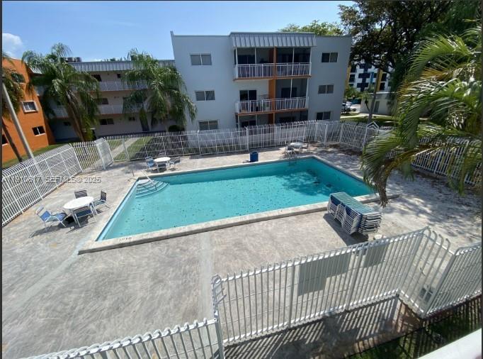 Foto del edificio - 305 SW 200th St