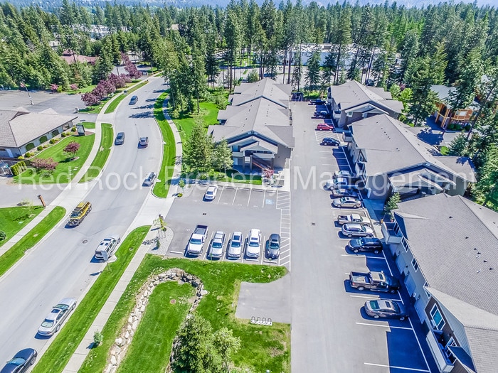 Primary Photo - 1070 W Rustic Lodge Dr