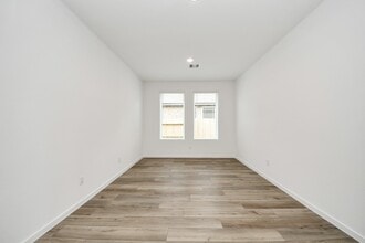 Building Photo - 13407 Harbor Pt Dr