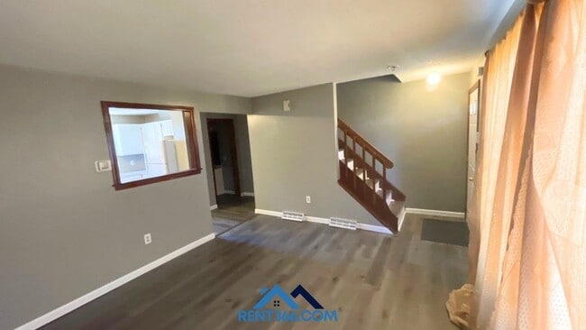 Building Photo - 65 Wisteria St