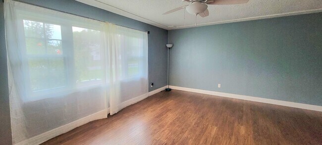 Building Photo - 512 Dijon Dr