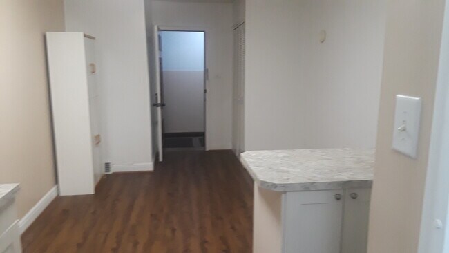Building Photo - 1205 Cloquet Ave