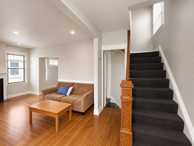 Foto del edificio - 6 Bed/2 Bath Mins. from UC Campus $600/pp ($3,600/mo)!
