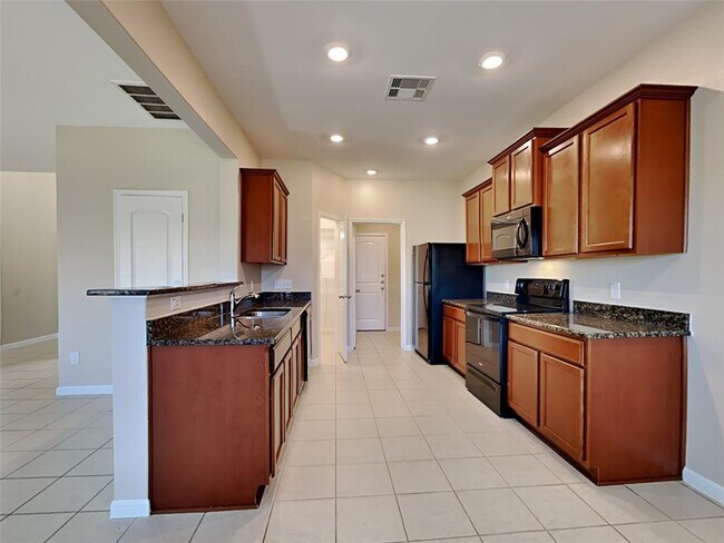 Building Photo - 208 Comanche Plains Rd
