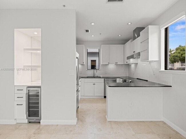 Foto del edificio - 5864 SW 74th Terrace