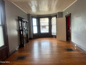 Building Photo - 224 5th Ave