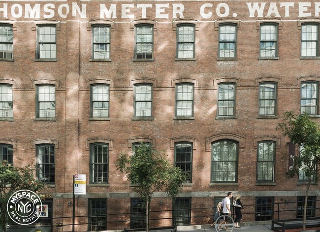 Building Photo - 81 Washington St