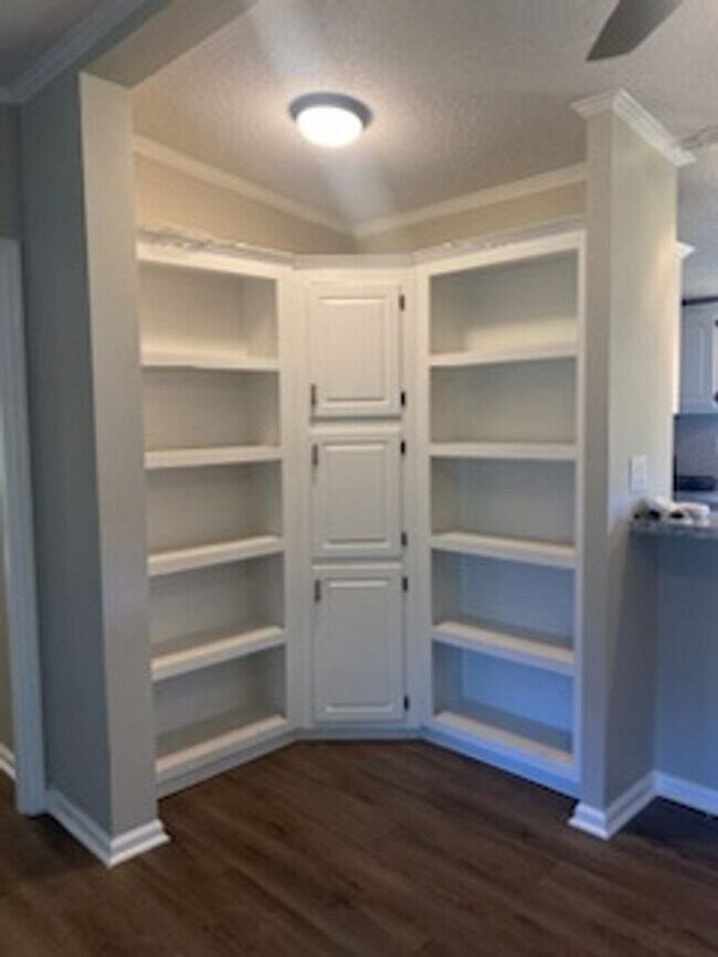 Foto del edificio - 320 Grummen Rd