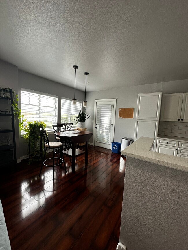 Dinning Room - 14714 Admiralty Way