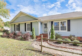 Building Photo - 4227 Deerfield Dr