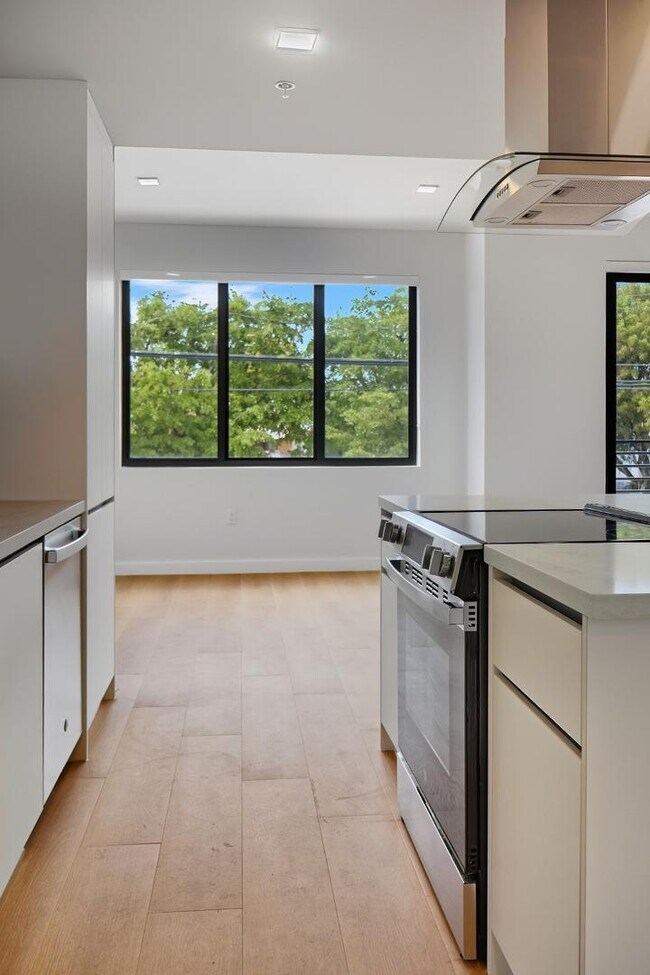 Foto del edificio - 1376 SW 4th St