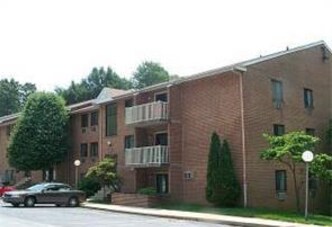 Condo for rent is the second floor unit of this picture - 600 Campbell Cir