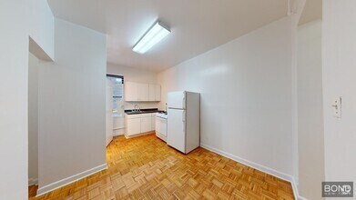 Building Photo - 369 Broome St