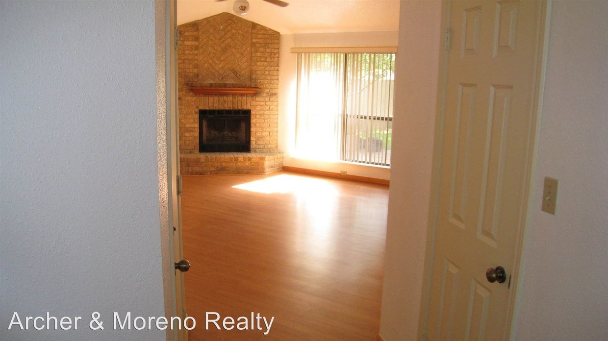Primary Photo - 1627 Firwick Dr