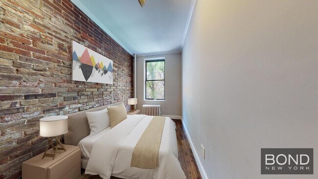 Building Photo - 724 Tenth Avenue