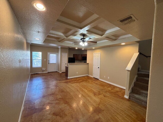 Foto del edificio - Spacious 3-Bedroom Townhome – Great Location!