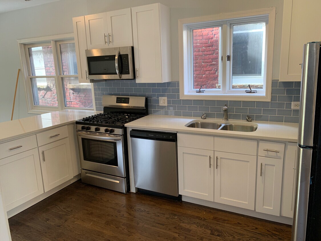 Kitchen - 1431 N Cleaver St