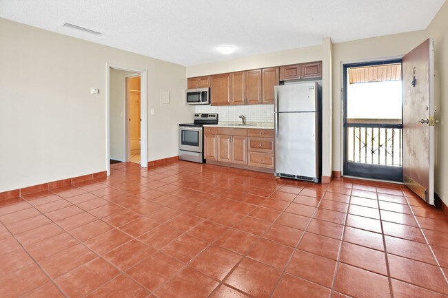 Foto del edificio - Upstairs 1BR Unit in Hidden Lake Village w...