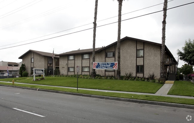 Building Photo - Lincoln Heritage Apartments