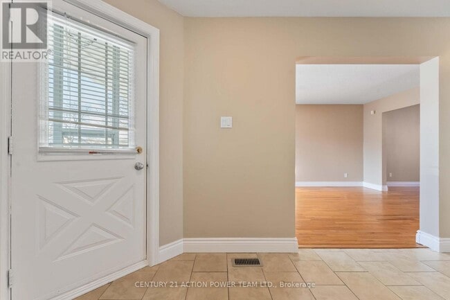 Building Photo - 1936 Longman Crescent