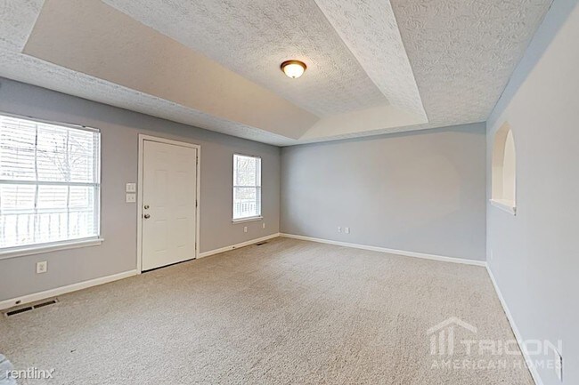 Foto del edificio - 713 Russell Ridge Rd