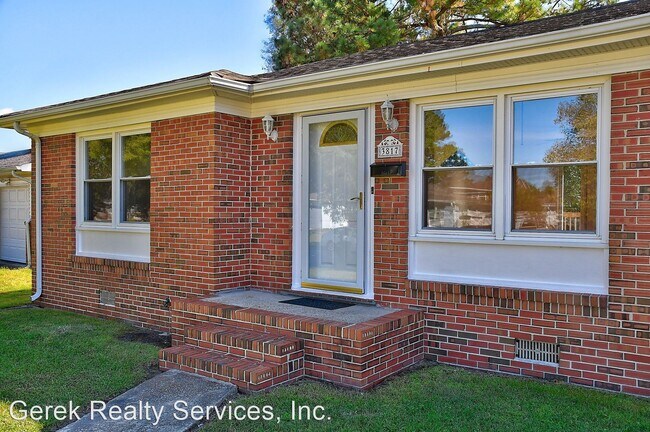 Foto del edificio - 3 br, 2 bath House - 3817 Colonial Parkway