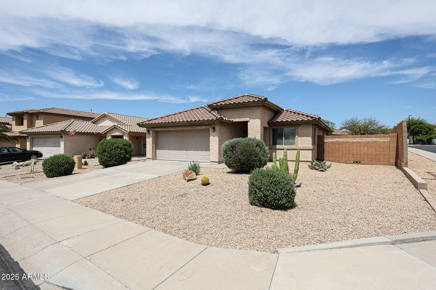 Foto principal - 29722 W Clarendon Ave