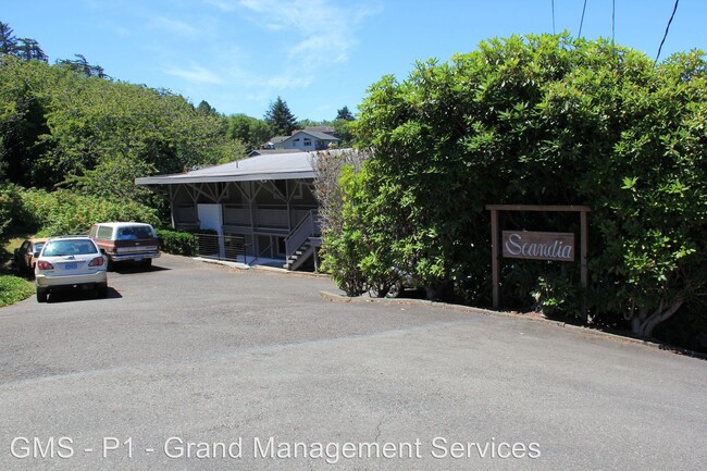 Building Photo - 2092-2098 Monroe Ave