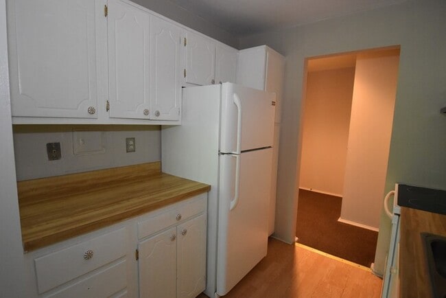 Building Photo - Topsfield 1 bedroom Condo