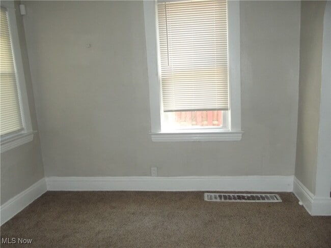 Foto del edificio - 2624 E 112th St