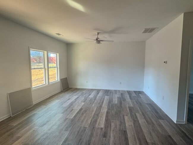 Building Photo - 20 Sanford Ave