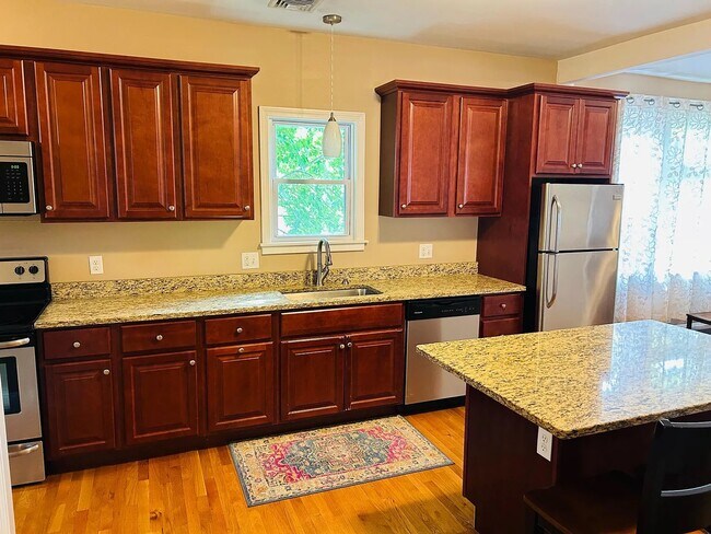 Building Photo - 53 Huxley Ave