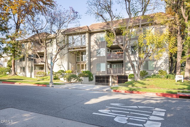 Primary Photo - 1700 Mission St