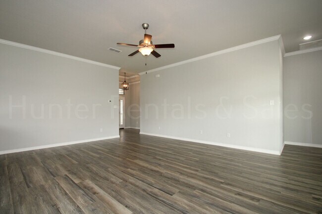 Foto del edificio - New in Management!