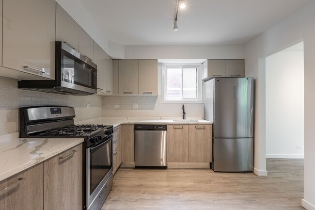 Photo - 7621 N Sheridan Rd Apartment