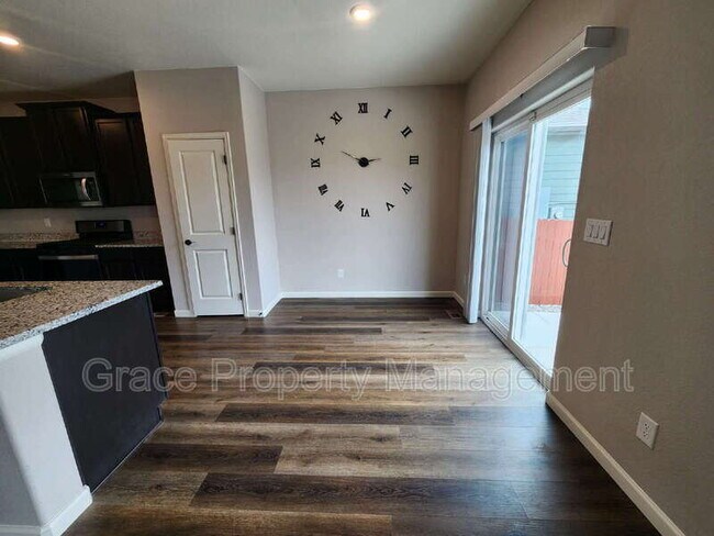 Foto del edificio - 8883 Ventura Ct