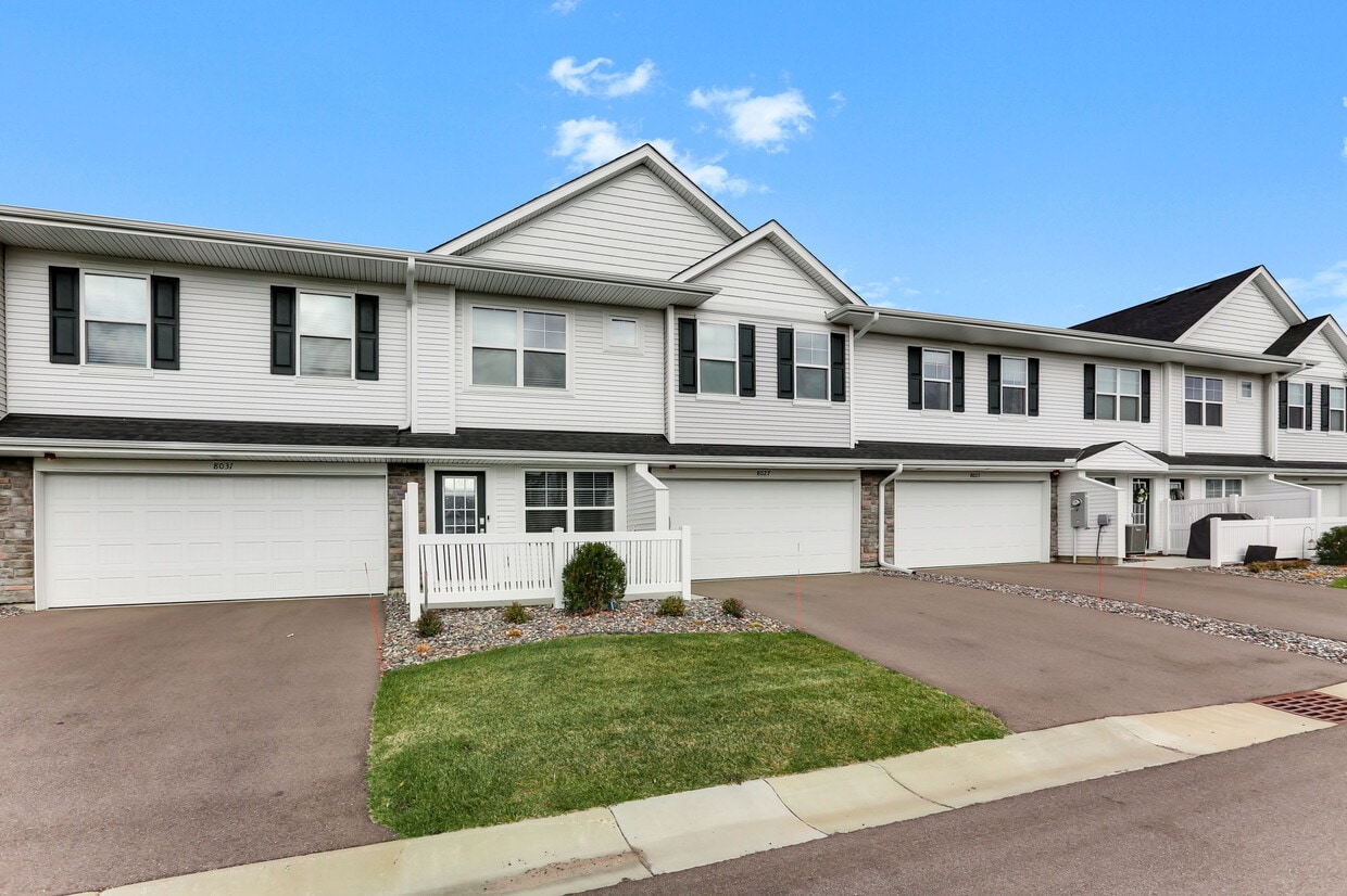 Primary Photo - 8027 149th Xing NW